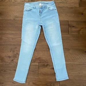 Justice girls light jeans great condition
